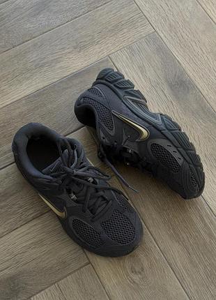 Кросівки nike графітові, довжина устілки 25 см