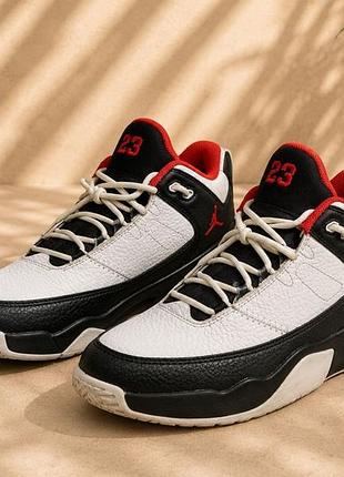 Кросівки jordan jordan max aura 3 white black university red