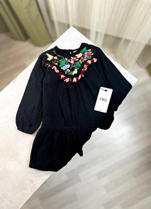 Красива сукня з вишивкою zara 7р