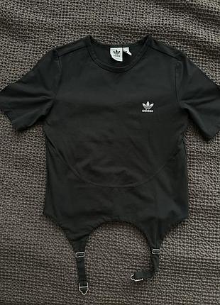 Футболка adidas с подвязками 2