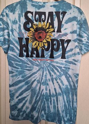 Футболка stay happy