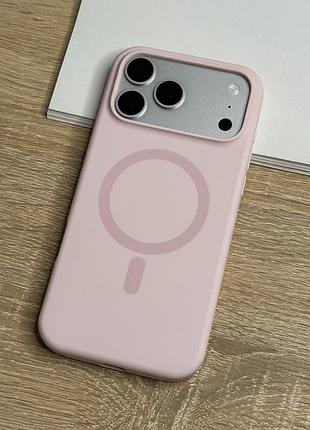 Силіконовий чохол на iphone 17 pro max з magsafe, рожевий матовий з м’якою підкладкою silicone case