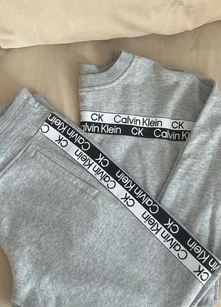 Спортивний костюм жіночий  calvin klein сірий