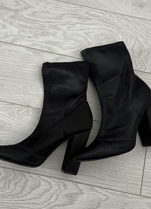 Атласні ботільйони оригінал steve madden