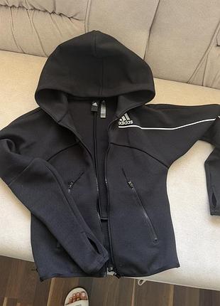 Кофта жіноча adidas чорна
