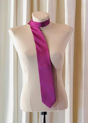 Шикарна краватка кольору фуксія