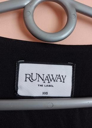Черное короткое платье runaway 5