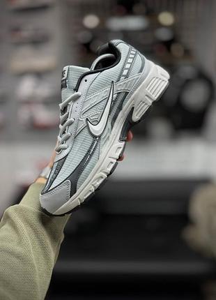 Термо кроссовки nike initiator влагозащитные кроссовки из специальной отталкивающей мембраной gore tex