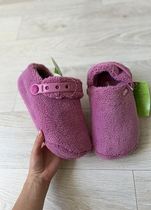 Теплющі тапки оригінал crocs m5w7 рр.37