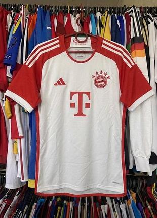 Оригинальная футболка adidas bayern muchen m-l бавария мюнхен 2023/24 бекенбауэр kaiser 5 коллекционная джерси адидас баварья бекенбаер игровая