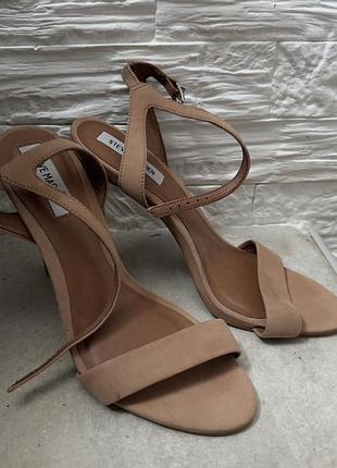 Босоніжки жіночі steve madden бежеві замшеві 39