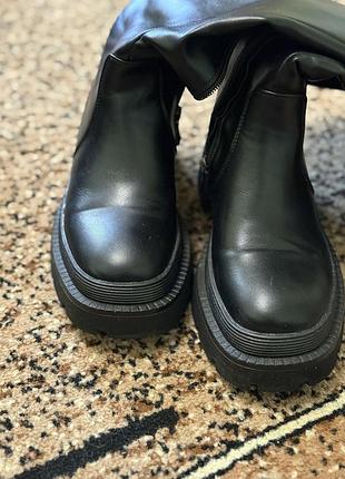 Чоботи жіночі чорні, довжина устілки 23,5 см