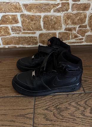 Жіночі кросівки nike air force 1 mid black