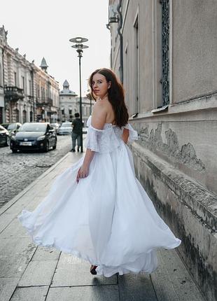 Весільна сукня біла m