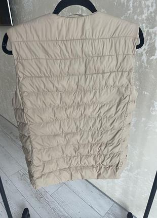 Жилетка uniqlo бежева pufftech compact vest 6