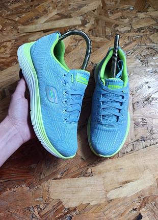 Оригінальні кросівки skechers relaxed fit
