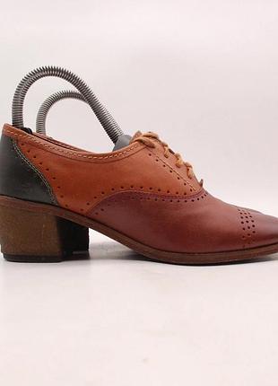 Жіночі шкіряні туфлі kickers, 38 розмір