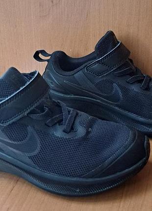 Кроссовки оригинальные nike p31,5