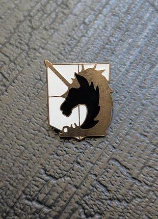 Значок по аниме атака титанов военная полиция единорог конь anime attack on titan police pegasus unicorn shingeki no kyojin брошка лошадь