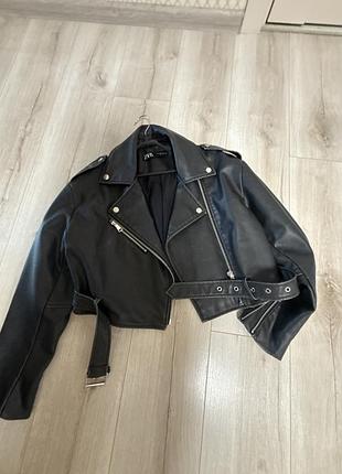 Куртка жіноча zara косуха чорна розмір m