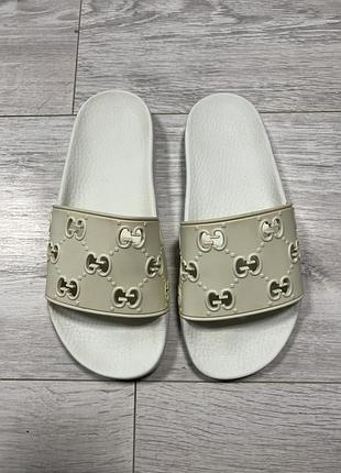Шльопанці gucci