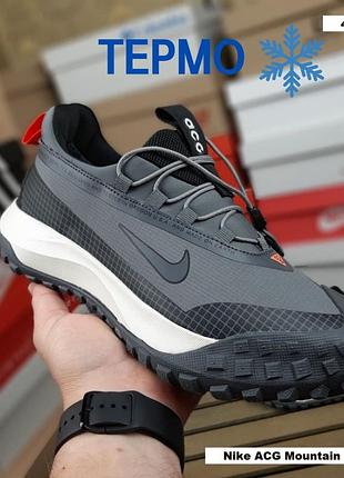Чоловічі термо кросівки nike acg mountain fly low gore-tex сірі з помаранчевим