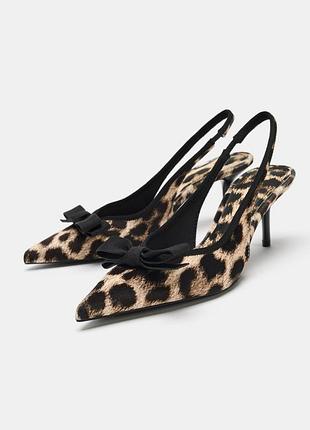 Туфлі на підборах з принтом і бантом zara