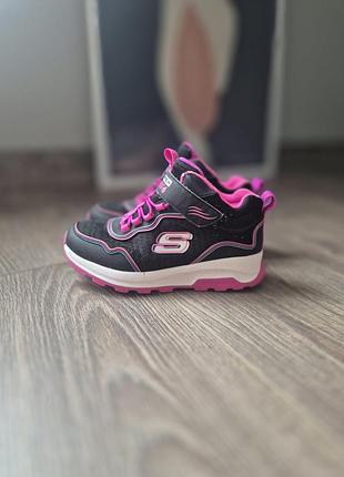 Черевики для дівчаток skechers waterproof чорно-рожеві