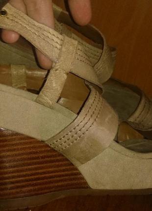 Стильні бежеві босоніжки р40 шкіра nine west