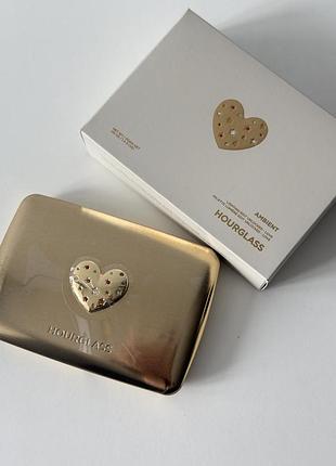 Hourglass ambient lighting edit unlocked palette love сердечко серце палетка палітра для макіяжу обличчя аурглас румʼяна бронзер пудра хайлайтер