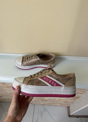 Продам кросівки guess 3