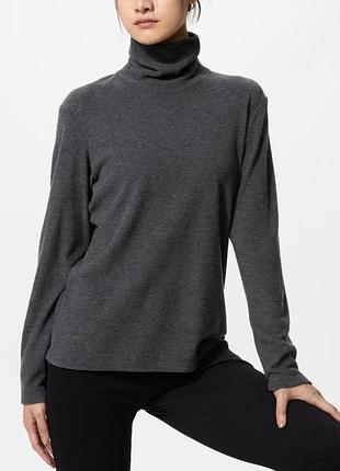 Гольф heattech uniqlo. розмір л