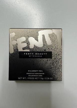Пудровий хайлайтер від fenty beauty з відтінком бронзи