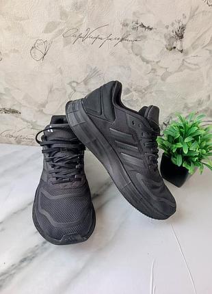 Женские кроссовки adidas р.40
