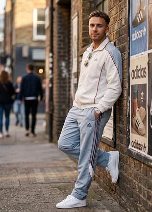 Спортивний костюм чоловічий adidas білий з сірим