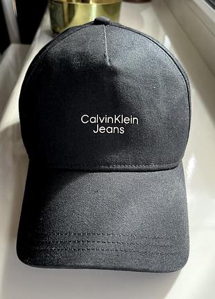 Бейсболка унісекс calvin klein jeans чорна