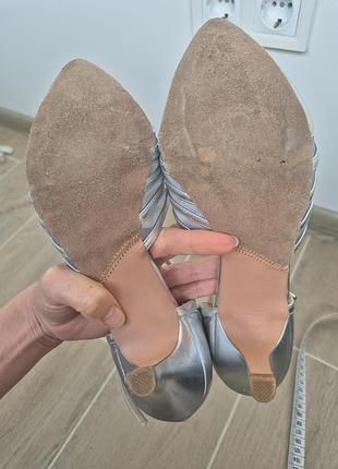Танцювальні туфлі capezio 8.5m  39. 4
