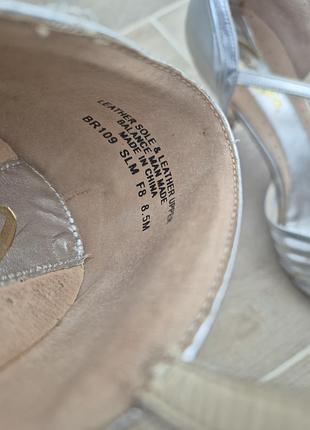 Танцювальні туфлі capezio 8.5m  39. 7
