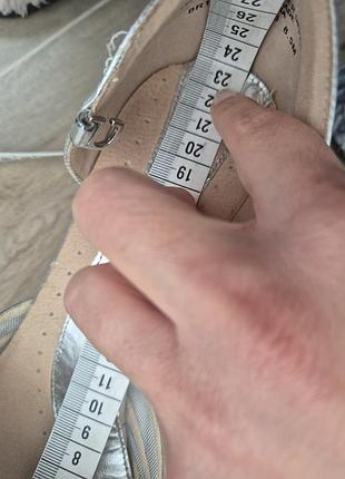 Танцювальні туфлі capezio 8.5m  39. 10