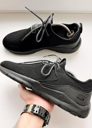 Черные мужские кроссовки skechers summits