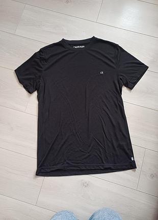 Футболка  calvin klein