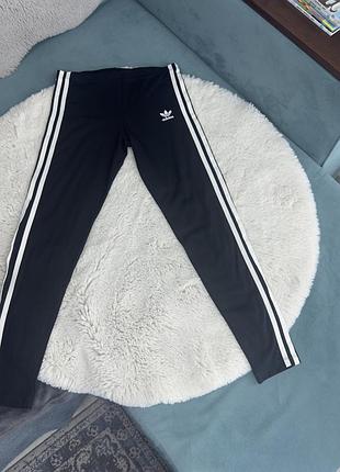Лосини чорні легінси лосіни adidas на дівчинку 11-12 років