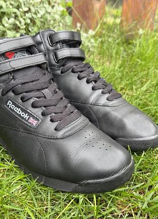 Високі шкіряні кросівки reebok чорні оригінал р40/26см