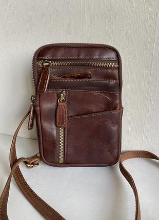 Невелика сумка із натуральної шкіри the leather store