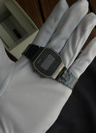 Casio vintage в графітовому кольорі