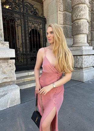 Довга сукня жіноча zara рожева атласна на бретельках