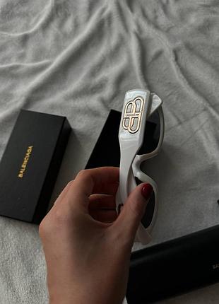 Сонцезахисні окуляри balenciaga білі 2