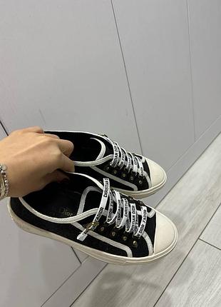 Кеди жіночі dior чорні з білими шнурками