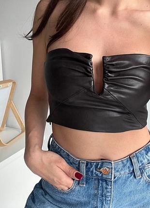 Шкіряний топ бандо шоколадного кольору від zara