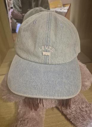 Кепка levi's женская,56 размер,новая 2